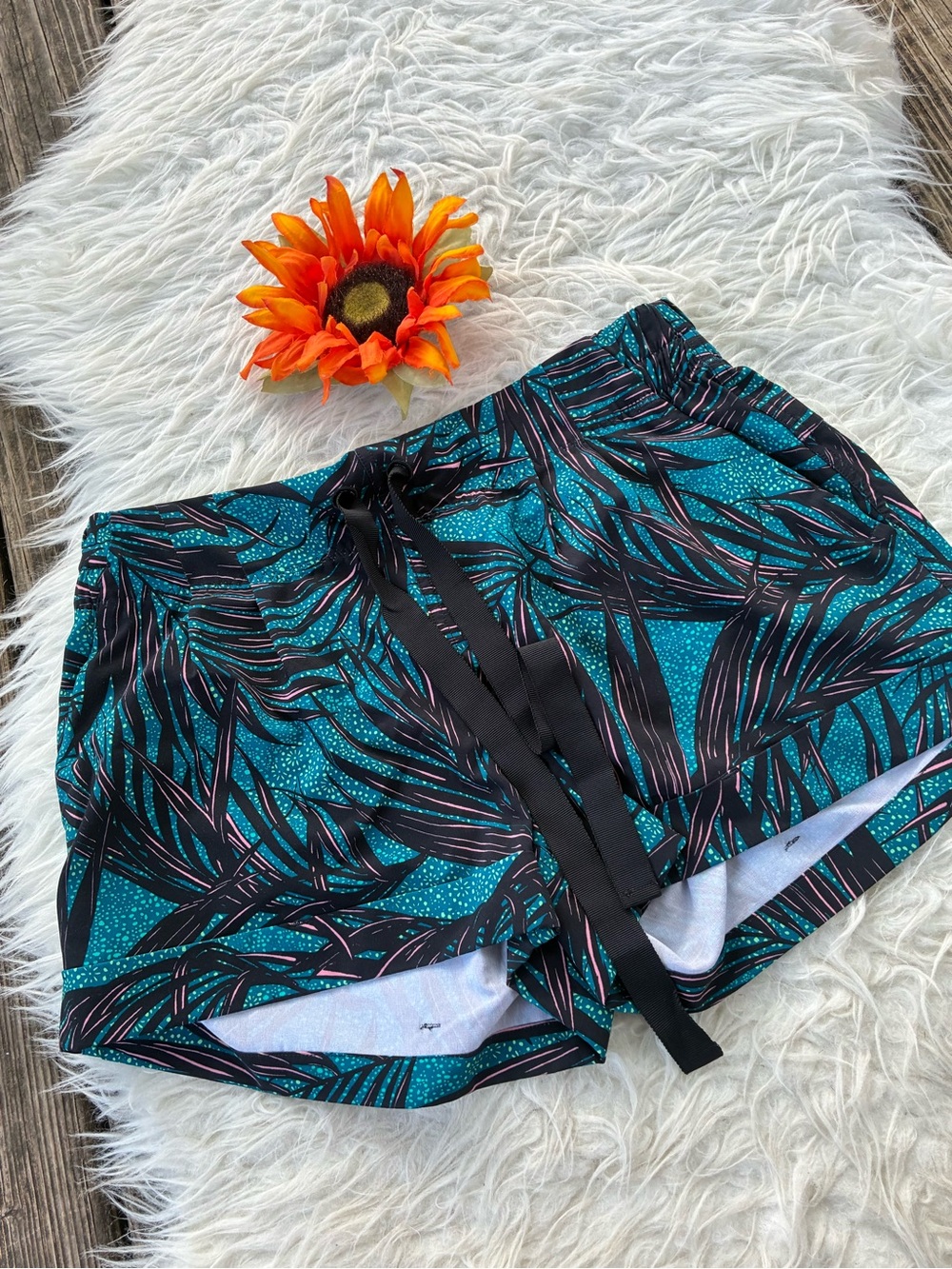 🌺Lululemon shorts in size 8🌺